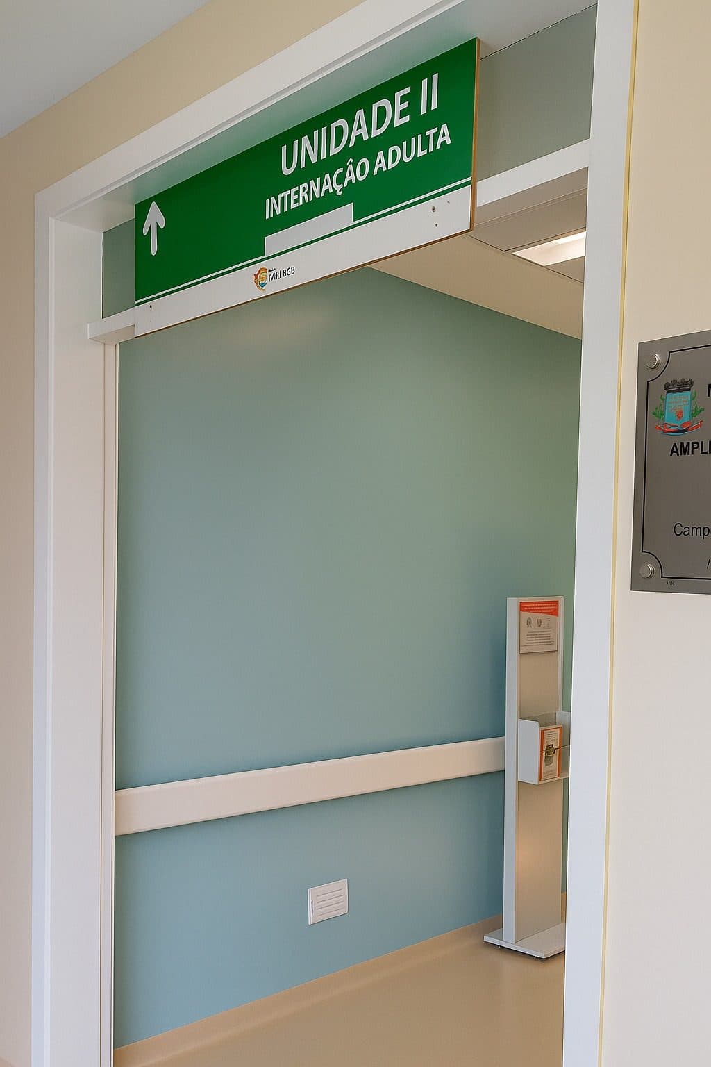 Entrada de unidade de internação adulta